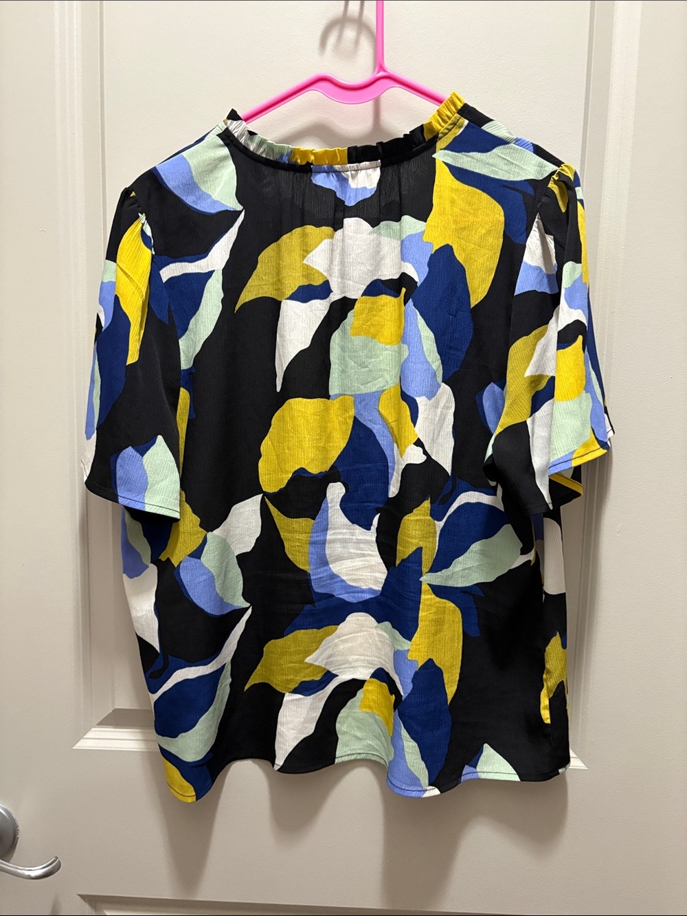 Nine West Black Top with Yellow, Blue & White Abstract Print - Picture 5 of 5